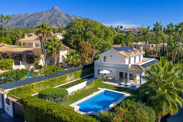 4 chambre Villa/Maison à vendre à Los Naranjos, Marbella avec piscine garage - 2 650 000 € (Ref: 9848841)