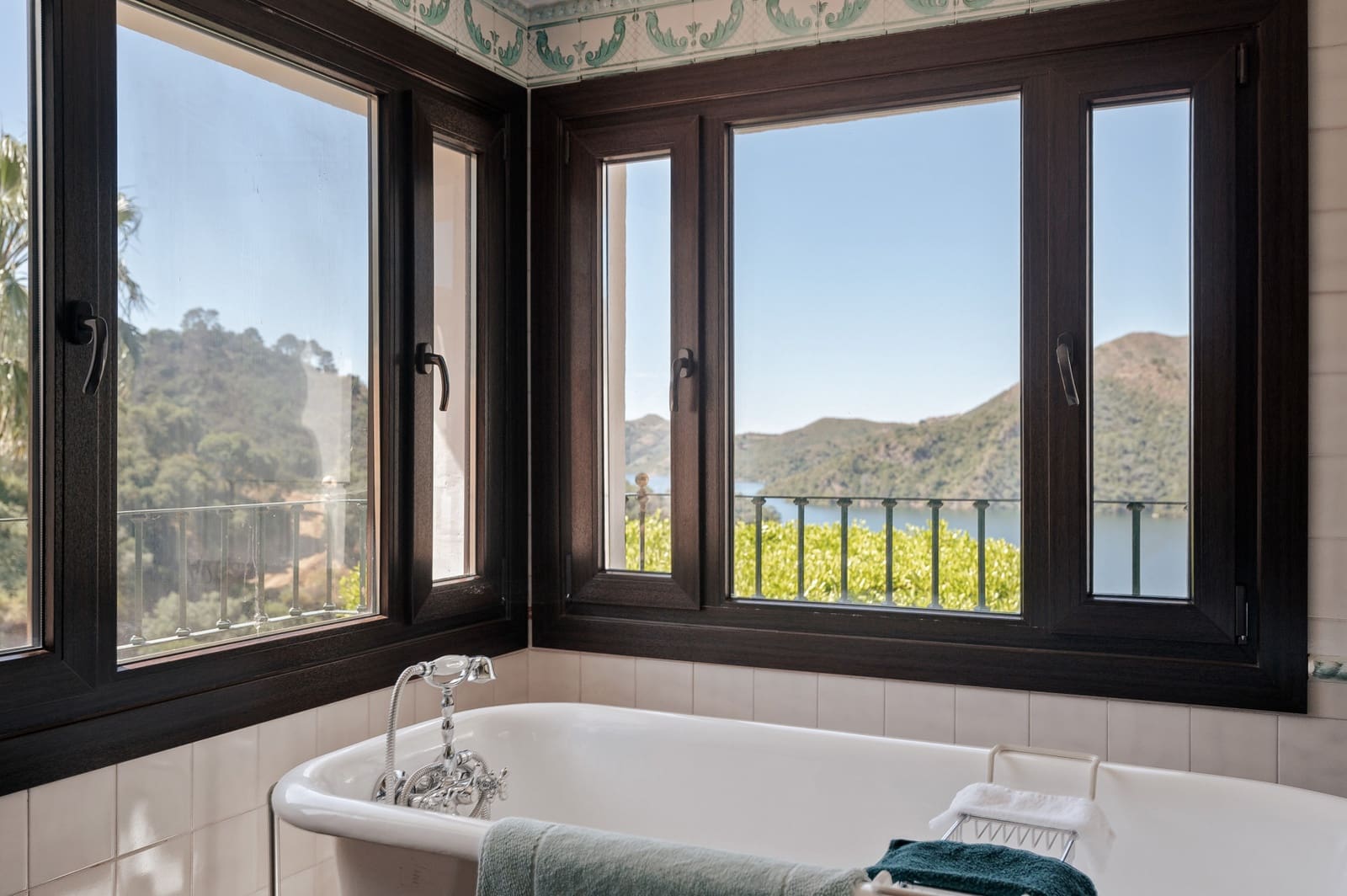6 bedroom Finca/Country House for sale in Istan with pool garage - € 4,995,000 (Ref: 9848842)