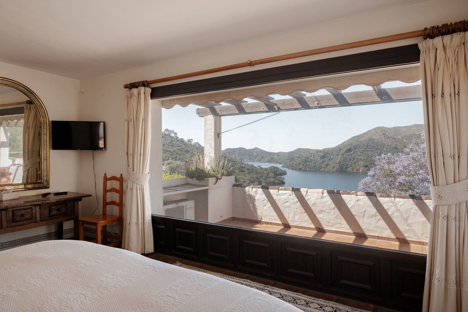 6 bedroom Finca/Country House for sale in Istan with pool garage - € 4,995,000 (Ref: 9848842)