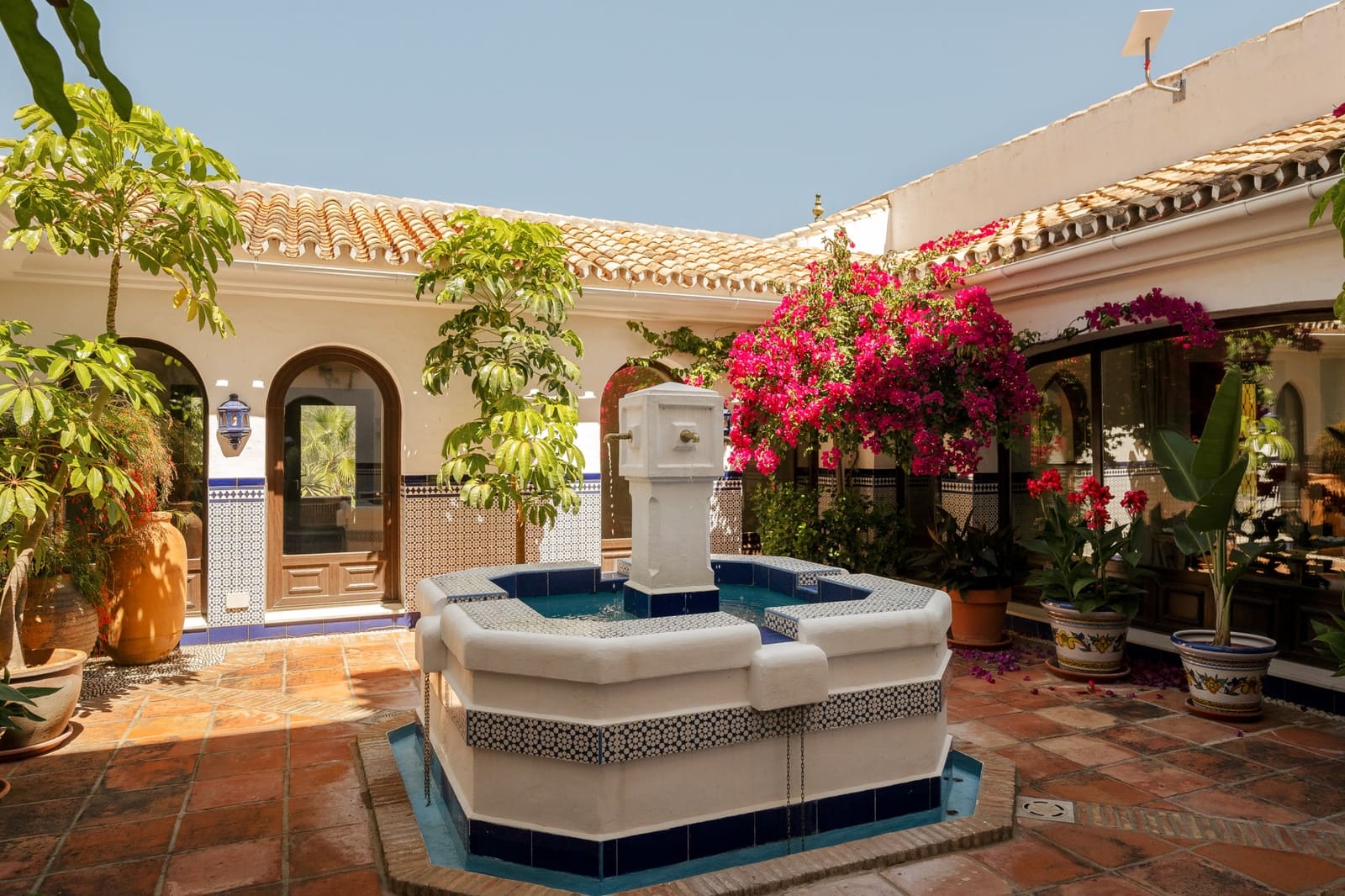 6 bedroom Finca/Country House for sale in Istan with pool garage - € 4,995,000 (Ref: 9848842)