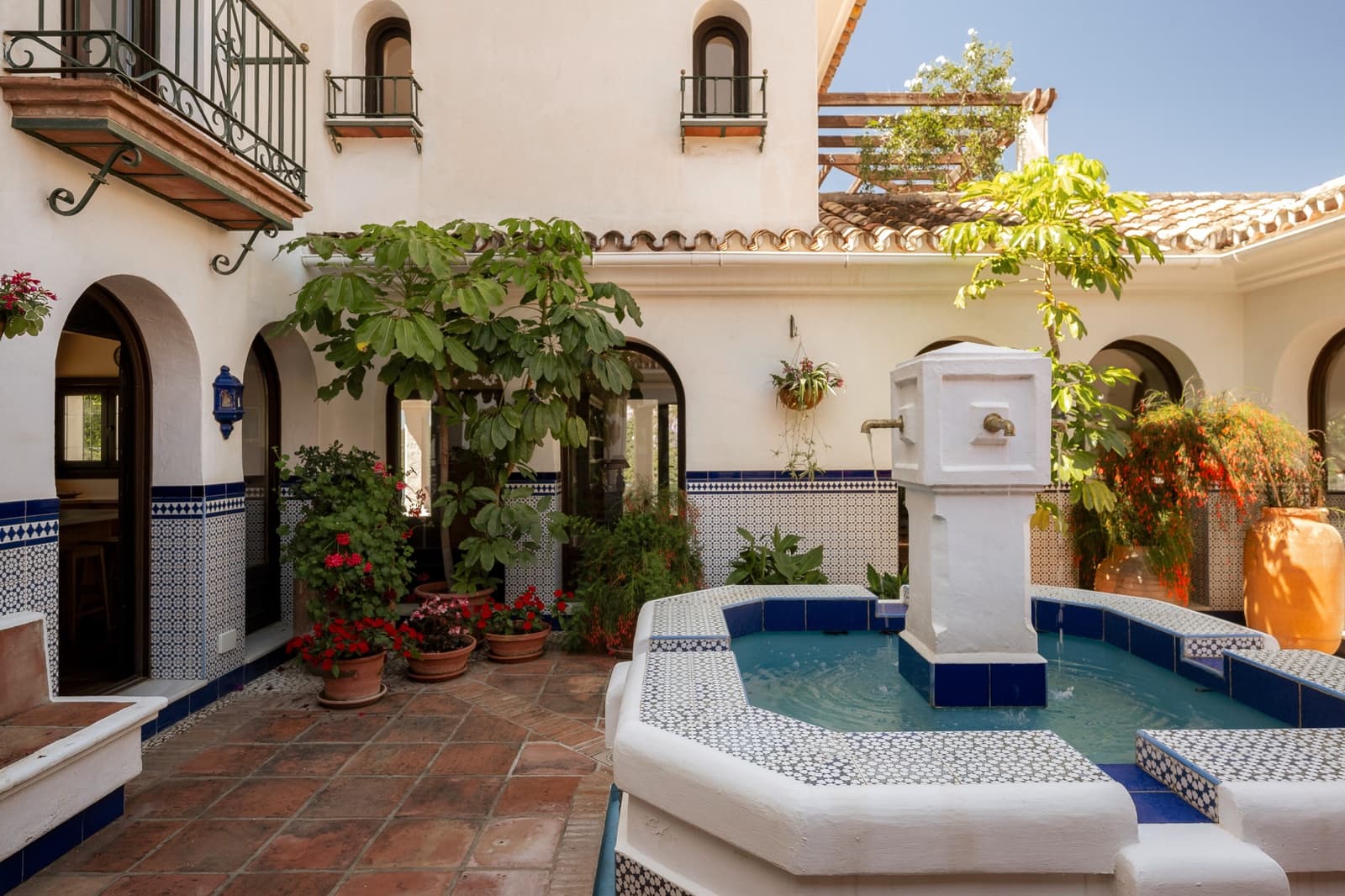 6 bedroom Finca/Country House for sale in Istan with pool garage - € 4,995,000 (Ref: 9848842)