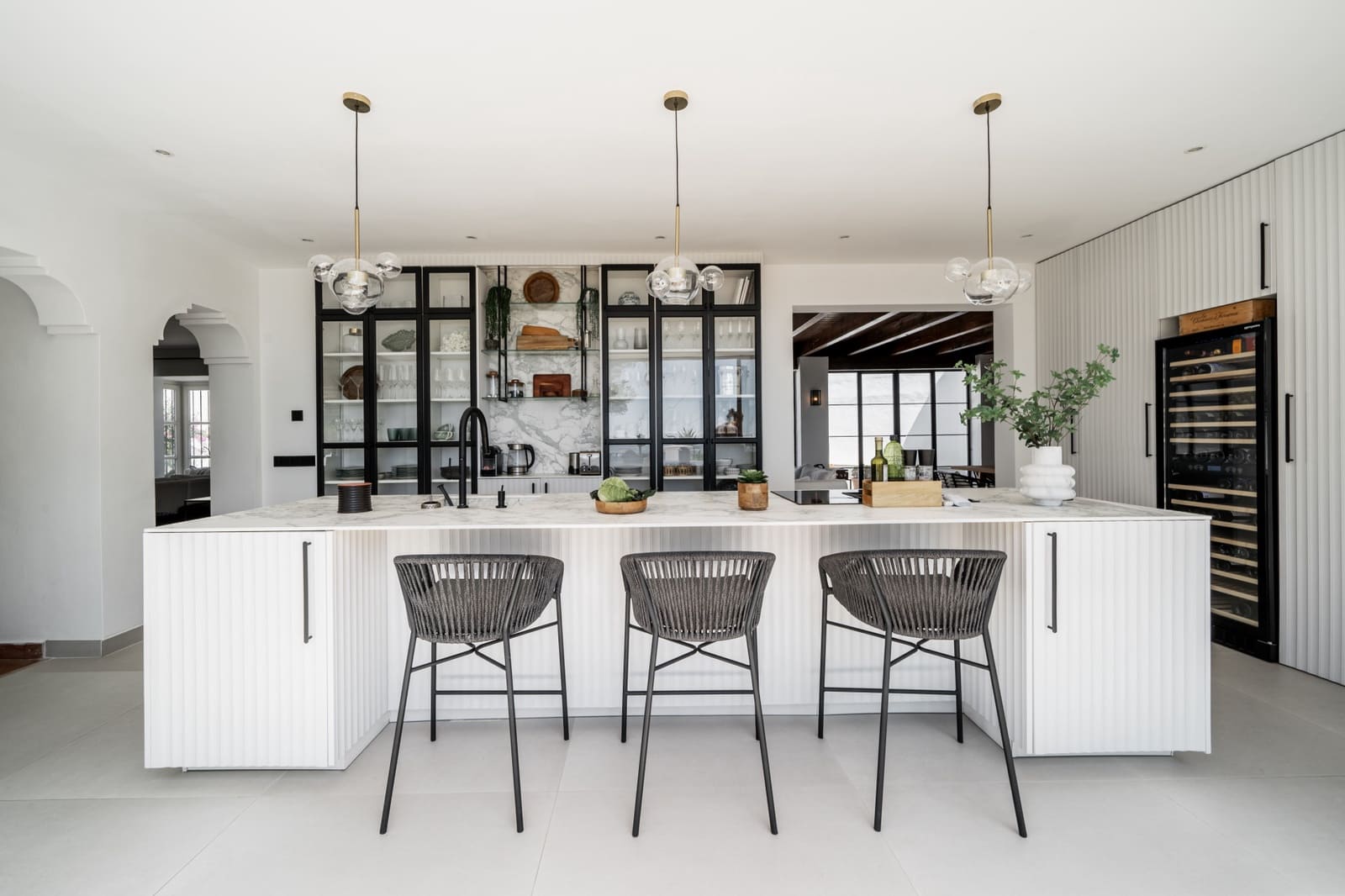 4 slaapkamer Villa te koop in El Madronal met zwembad garage - € 2.250.000 (Ref: 9848844)