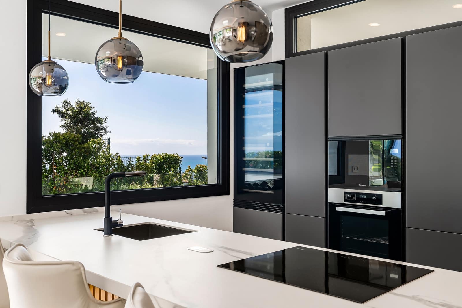 4 sypialnia Dom blizniak na sprzedaż w Marbella z basenem garażem - 3 500 000 € (Ref: 9848846)