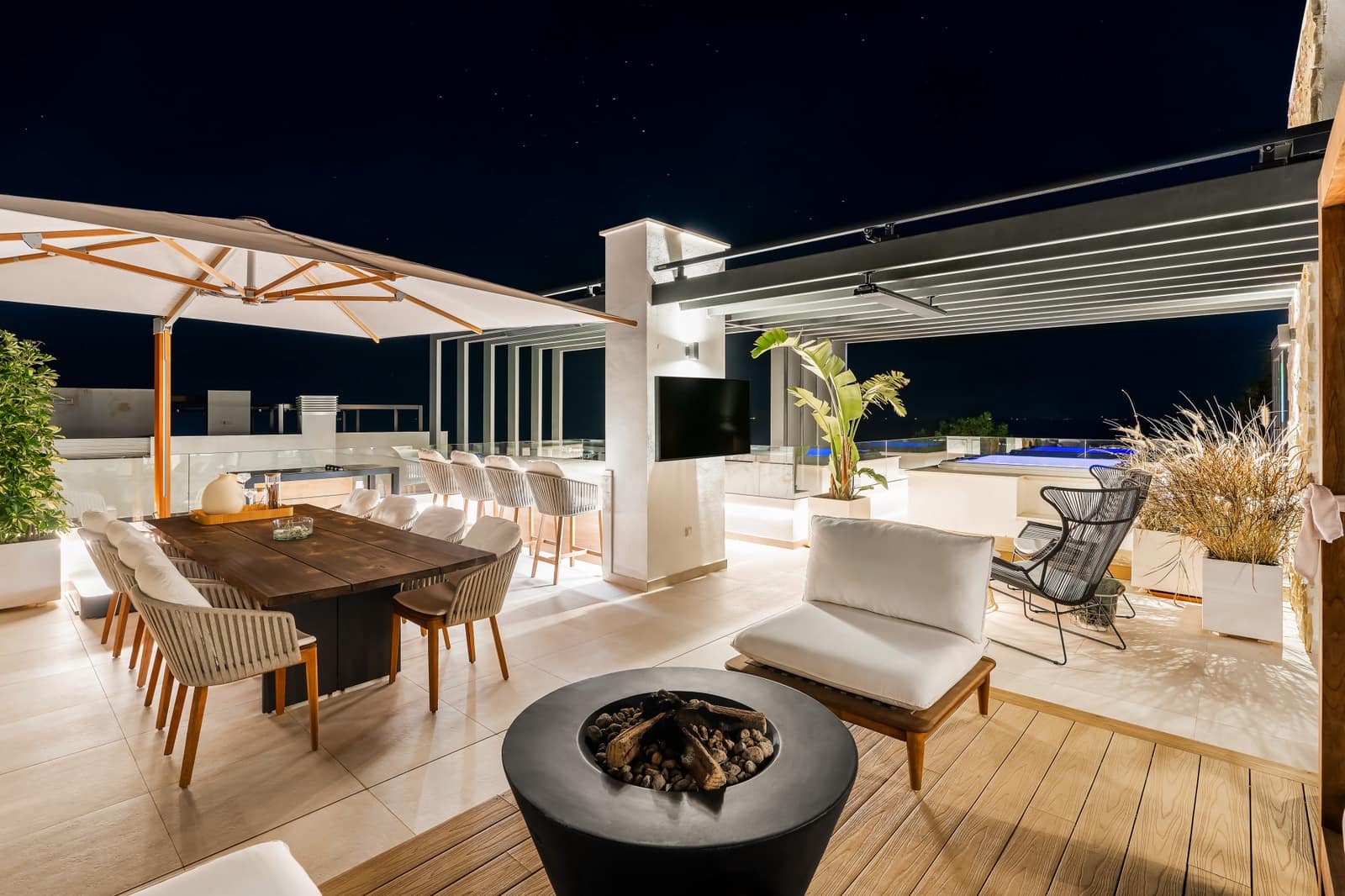 4 sypialnia Dom blizniak na sprzedaż w Marbella z basenem garażem - 3 500 000 € (Ref: 9848846)