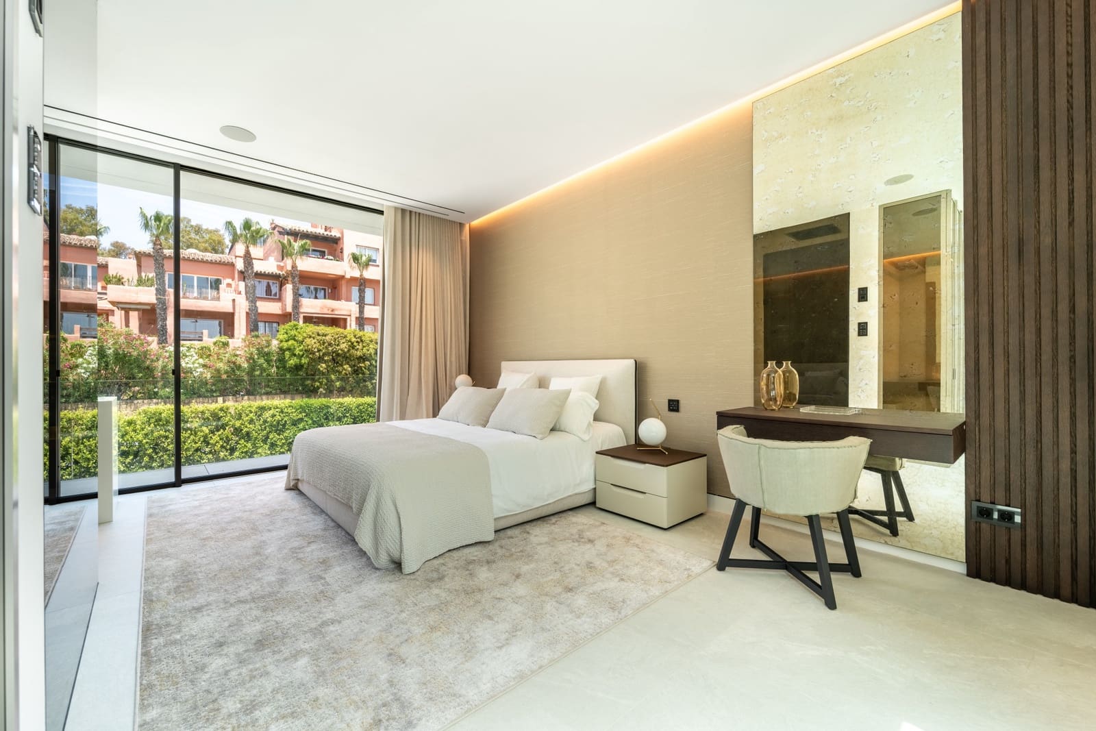 5 Zimmer Villa zu verkaufen in Golden Mile mit Pool Garage - 11.000.000 € (Ref: 9848847)