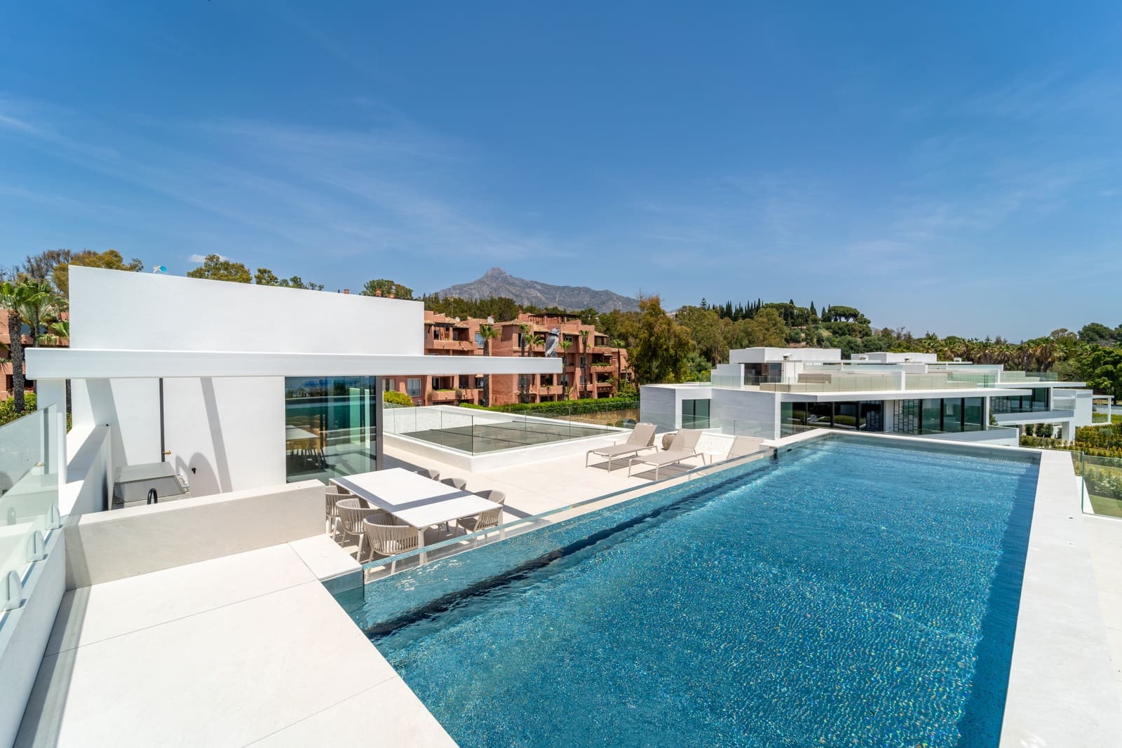 5 Zimmer Villa zu verkaufen in Golden Mile mit Pool Garage - 11.000.000 € (Ref: 9848847)