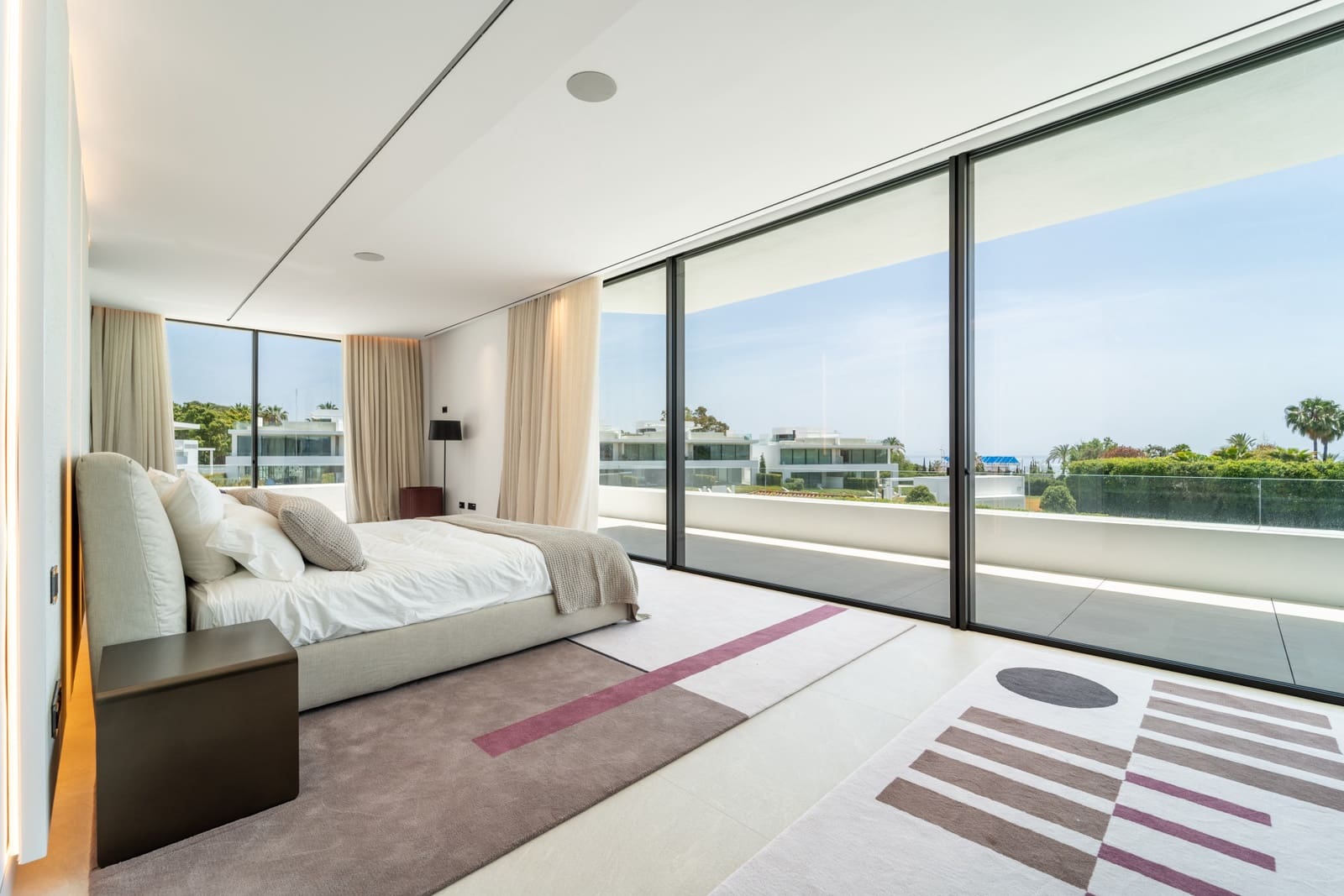 5 bedroom Villa for sale in Golden Mile with pool garage - € 11,000,000 (Ref: 9848847)
