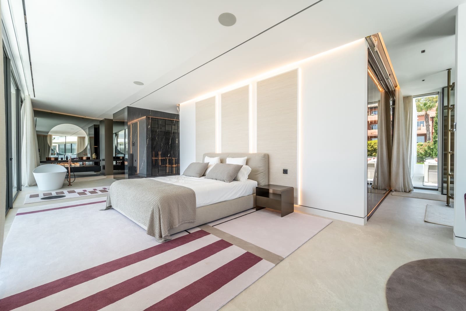 5 bedroom Villa for sale in Golden Mile with pool garage - € 11,000,000 (Ref: 9848847)