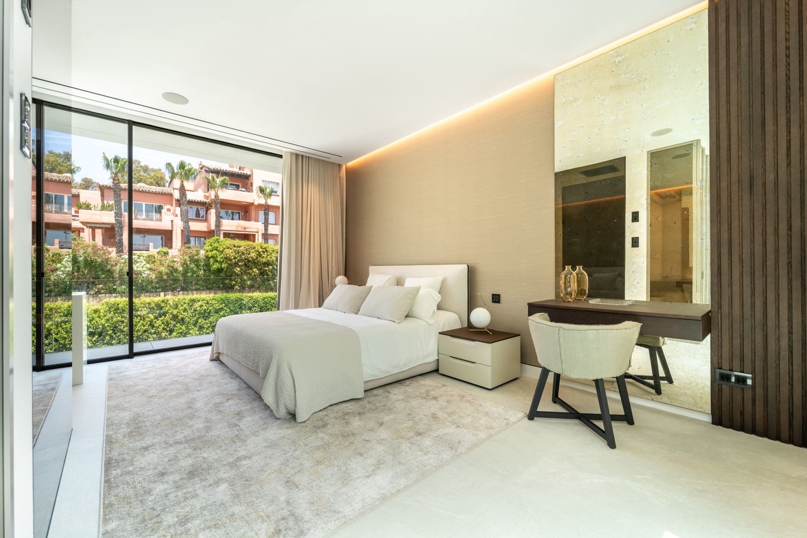5 bedroom Villa for sale in Golden Mile with pool garage - € 11,000,000 (Ref: 9848847)