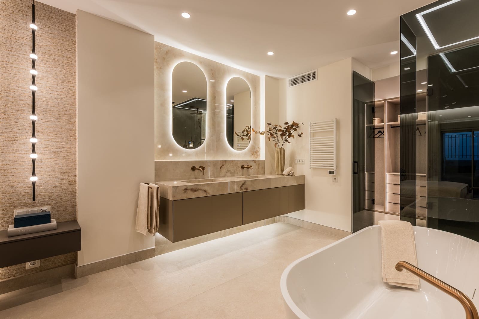 3 sypialnia Penthouse na sprzedaż w Estepona z basenem garażem - 2 695 000 € (Ref: 9848850)