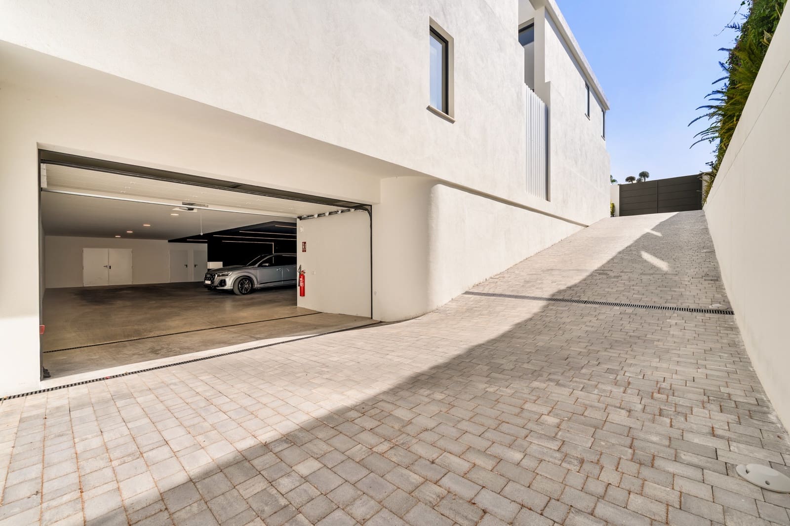 6 chambre Villa/Maison à vendre à Guadalmina avec piscine garage - 5 995 000 € (Ref: 9848851)