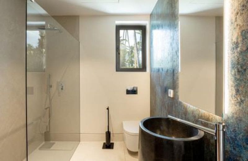 4 chambre Villa/Maison à vendre à El Paraiso avec piscine garage - 3 850 000 € (Ref: 9848852)