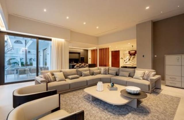 4 chambre Villa/Maison à vendre à El Paraiso, Estepona avec piscine garage - 3 850 000 € (Ref: 9848852)