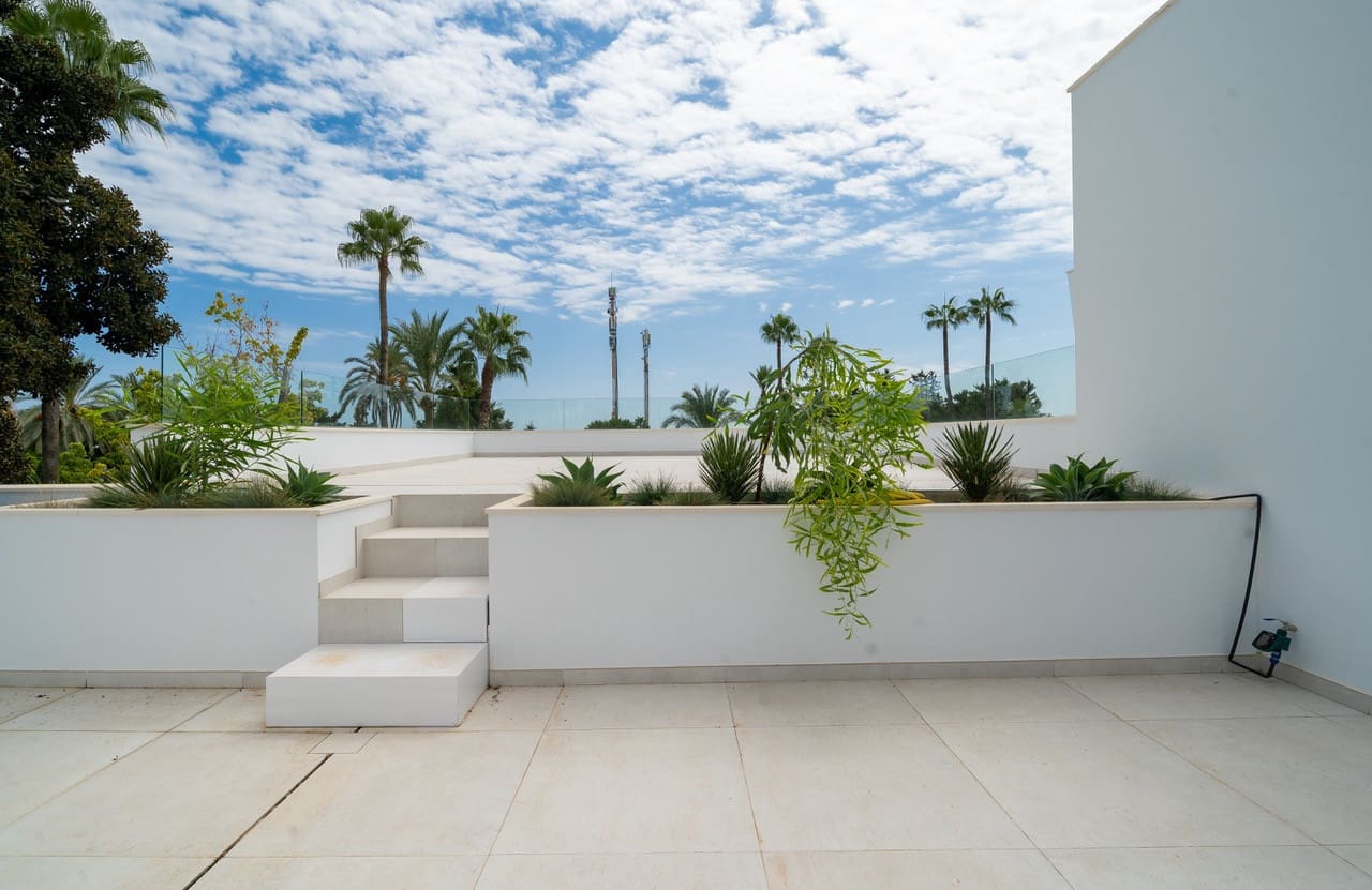 4 chambre Villa/Maison à vendre à El Paraiso avec piscine garage - 3 850 000 € (Ref: 9848852)