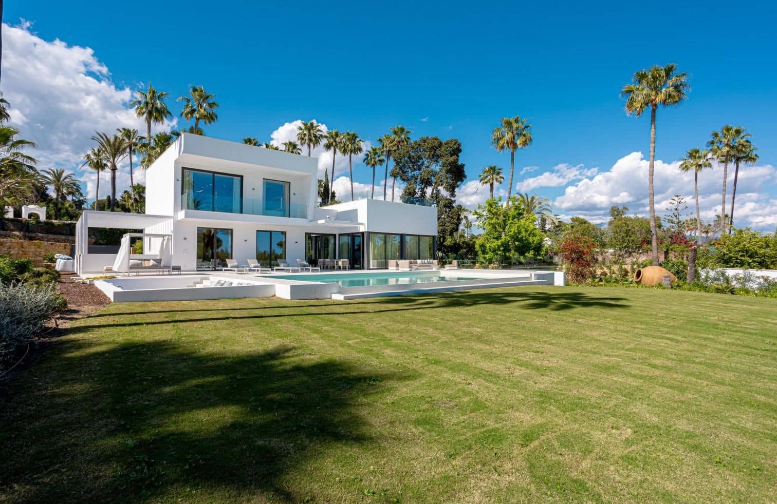 4 chambre Villa/Maison à vendre à El Paraiso avec piscine garage - 3 850 000 € (Ref: 9848852)