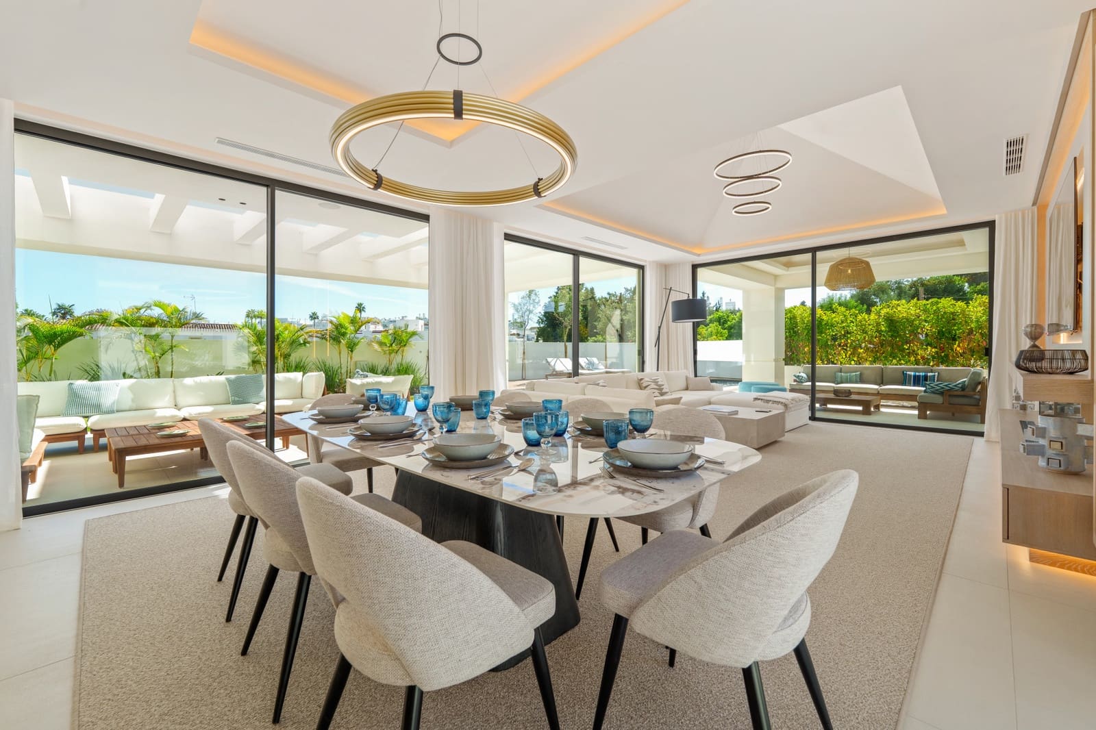 5 bedroom Villa for sale in San Pedro de Alcantara with pool garage - € 4,580,000 (Ref: 9848853)