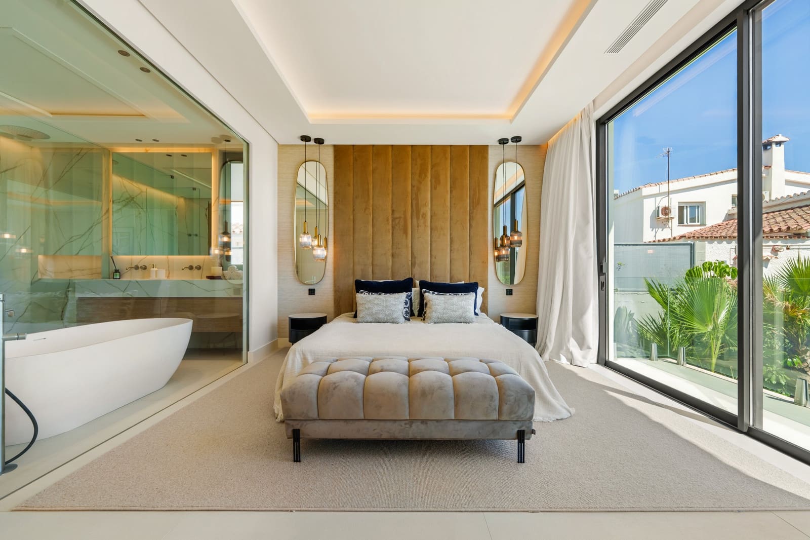 5 bedroom Villa for sale in San Pedro de Alcantara with pool garage - € 4,580,000 (Ref: 9848853)