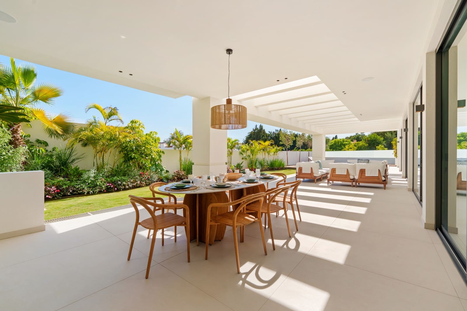 5 bedroom Villa for sale in San Pedro de Alcantara with pool garage - € 4,580,000 (Ref: 9848853)
