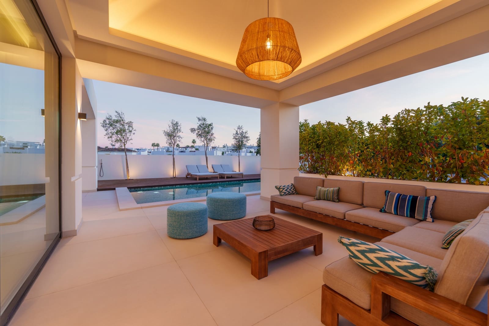 5 bedroom Villa for sale in San Pedro de Alcantara with pool garage - € 4,580,000 (Ref: 9848853)