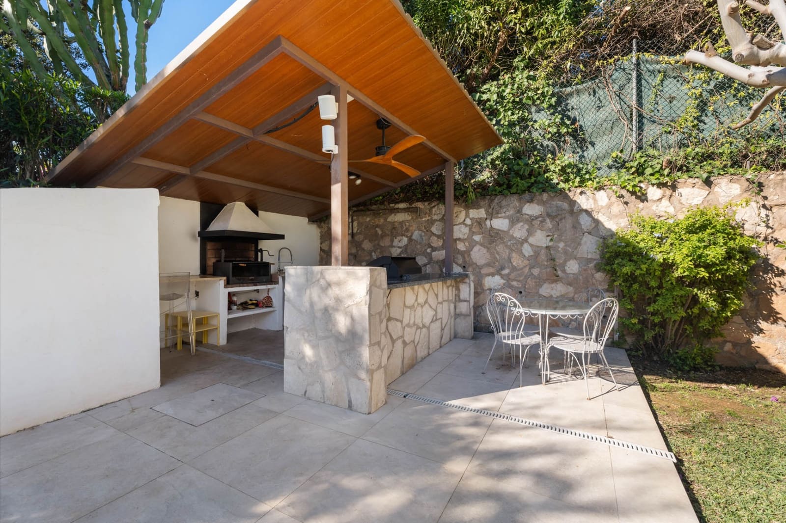 6 Zimmer Villa zu verkaufen in Marbella mit Pool Garage - 2.380.000 € (Ref: 9848854)