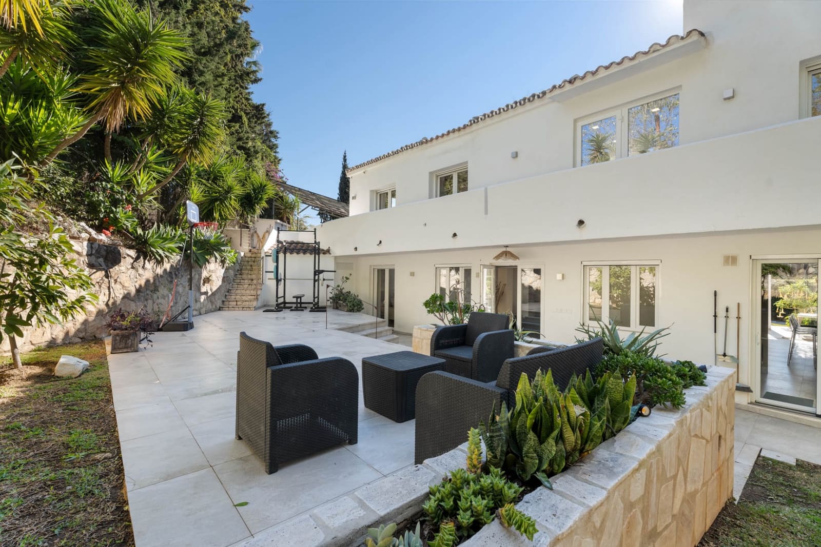 6 Zimmer Villa zu verkaufen in Marbella mit Pool Garage - 2.380.000 € (Ref: 9848854)