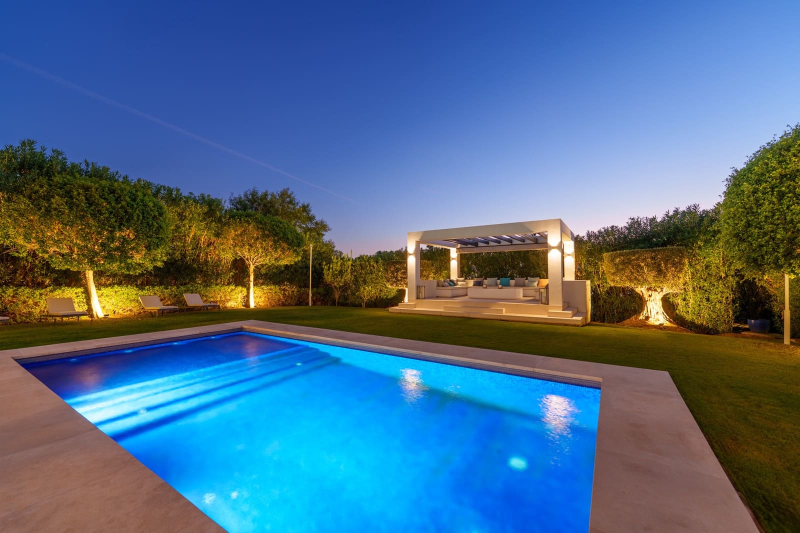 Chalet de 6 habitaciones en Marbella en venta con piscina garaje - 4.290.000 € (Ref: 9848855)