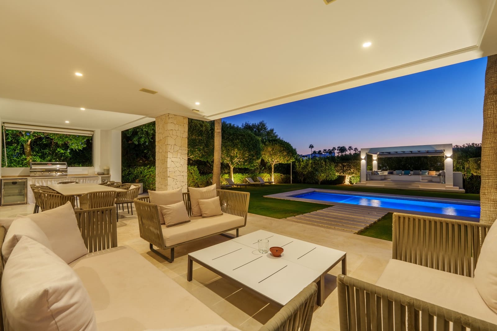 Chalet de 6 habitaciones en Marbella en venta con piscina garaje - 4.290.000 € (Ref: 9848855)