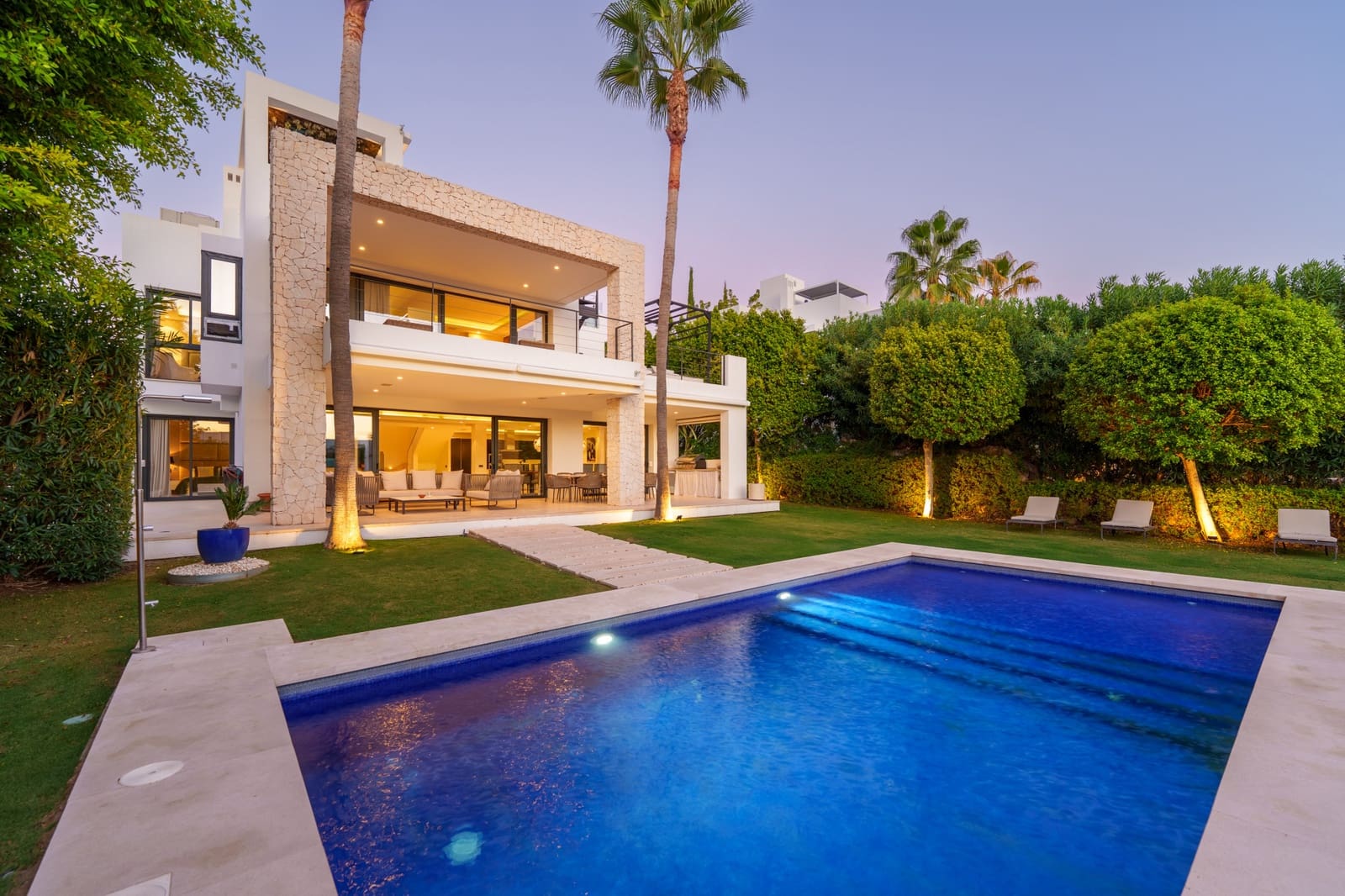 Chalet de 6 habitaciones en Marbella en venta con piscina garaje - 4.290.000 € (Ref: 9848855)