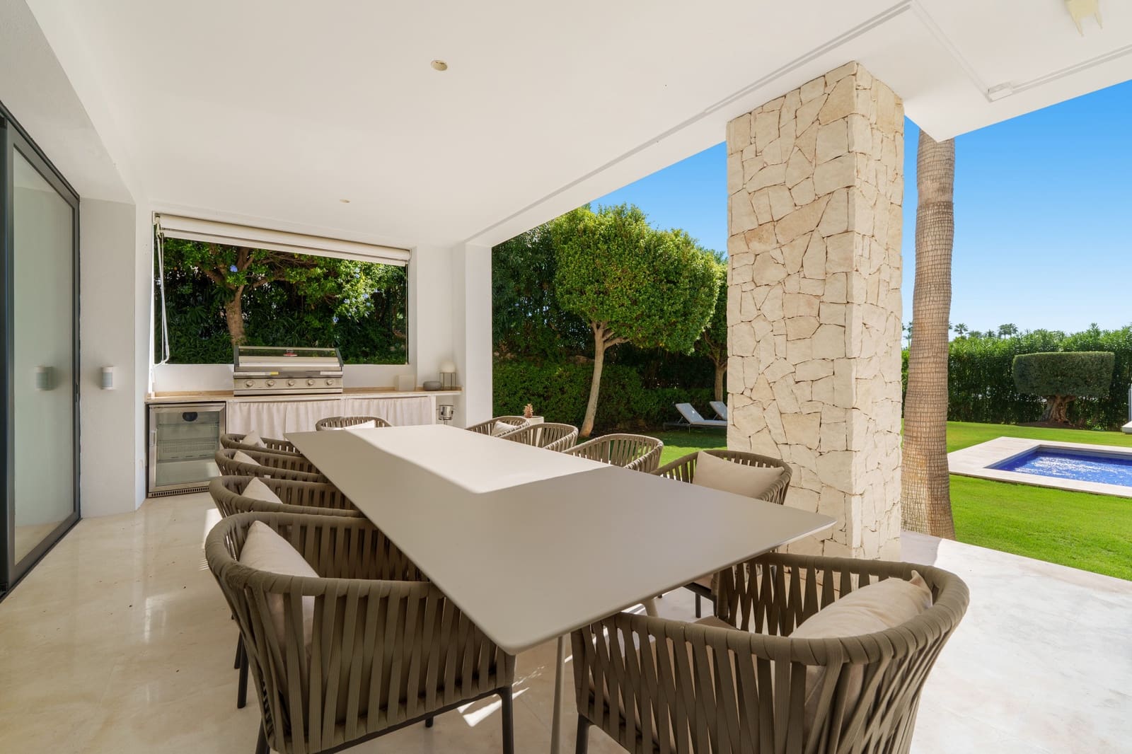 6 bedroom Villa for sale in Marbella with pool garage - € 4,290,000 (Ref: 9848855)