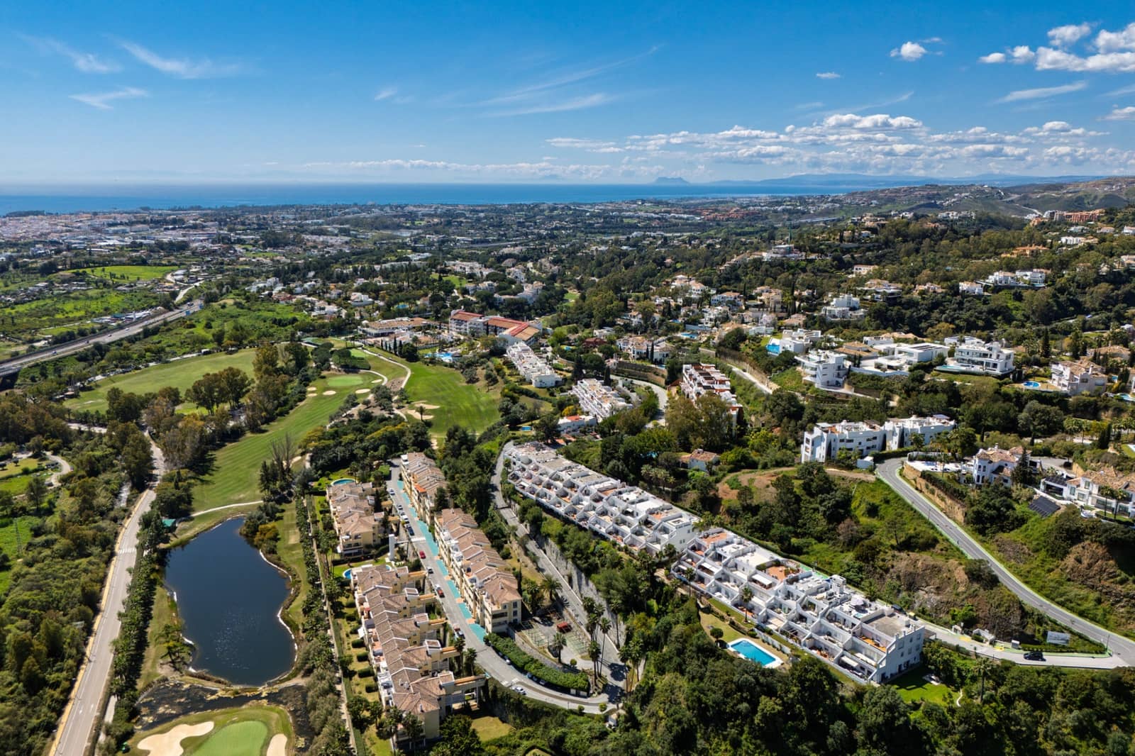3 bedroom Penthouse for sale in La Quinta with pool garage - € 1,195,000 (Ref: 9848857)
