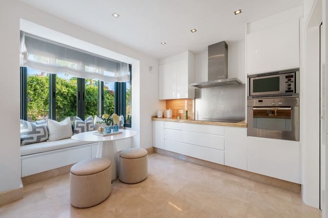 4 chambre Villa/Maison à vendre à Los Naranjos, Marbella avec piscine garage - 4 390 000 € (Ref: 9848859)