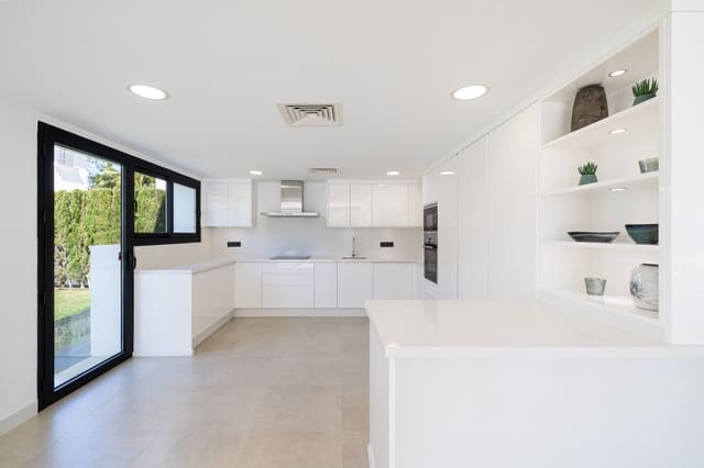 4 quarto Moradia para venda em San Pedro de Alcántara Pueblo, Marbella com piscina garagem - 2 495 000 € (Ref: 9848862)