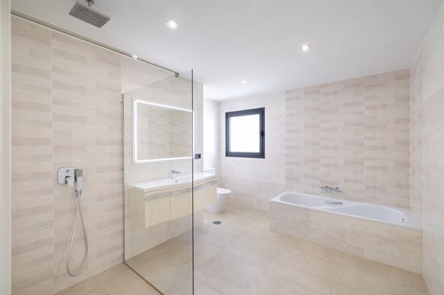 4 quarto Moradia para venda em San Pedro de Alcántara Pueblo, Marbella com piscina garagem - 2 495 000 € (Ref: 9848862)
