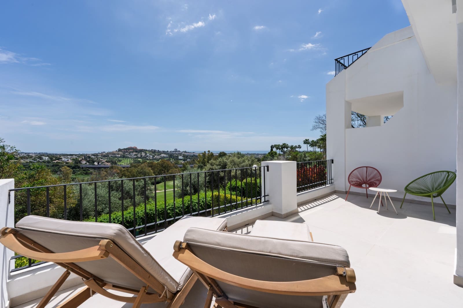 4 bedroom Townhouse for sale in La Quinta with pool garage - € 1,495,000 (Ref: 9848863)