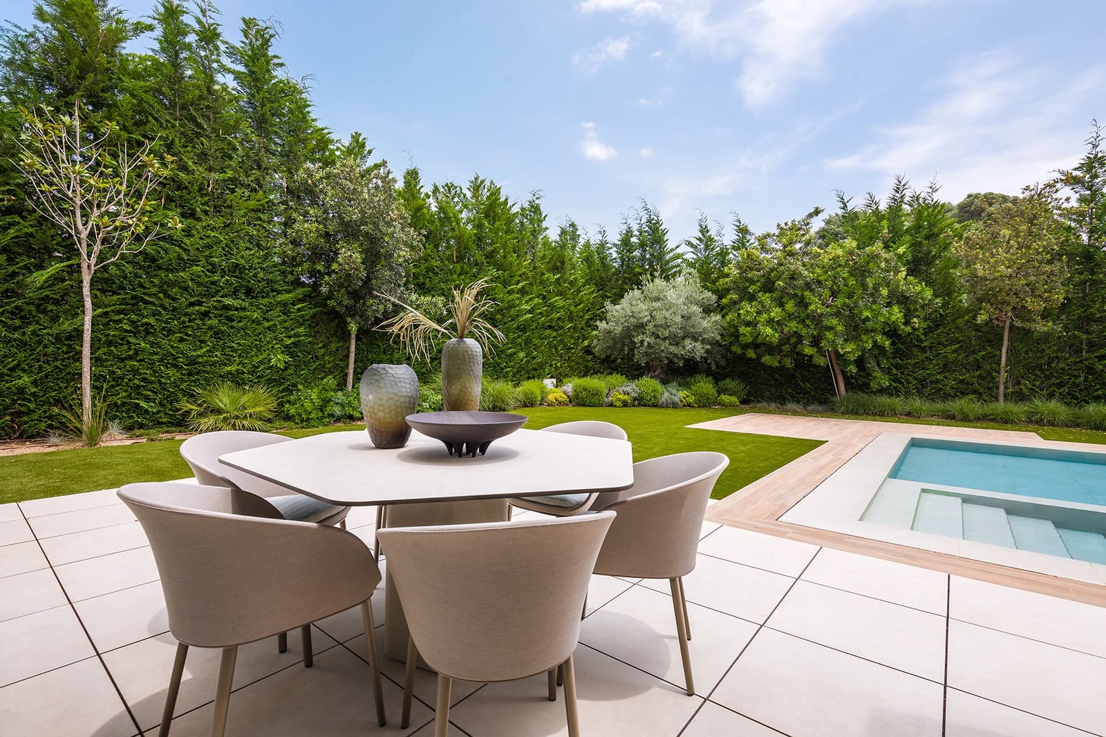 5 soverom Villa til salgs i El Paraiso med svømmebasseng garasje - € 2 495 000 (Ref: 9848864)