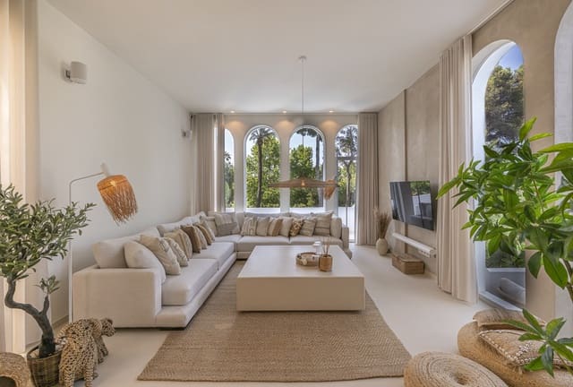 4 makuuhuone Huvila myytävänä paikassa La Dama de Noche - La Alzambra, Marbella mukana uima-altaan 
autotalli - 2 495 000 € (Ref: 9848866)
