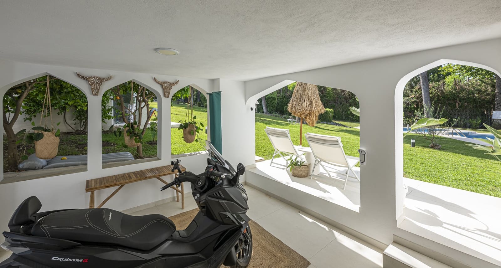 4 makuuhuone Huvila myytävänä paikassa Marbella mukana uima-altaan 
autotalli - 2 495 000 € (Ref: 9848866)