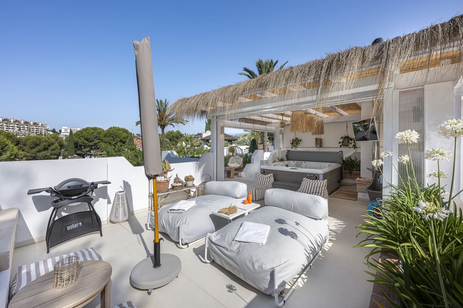 4 makuuhuone Huvila myytävänä paikassa Marbella mukana uima-altaan 
autotalli - 2 495 000 € (Ref: 9848866)
