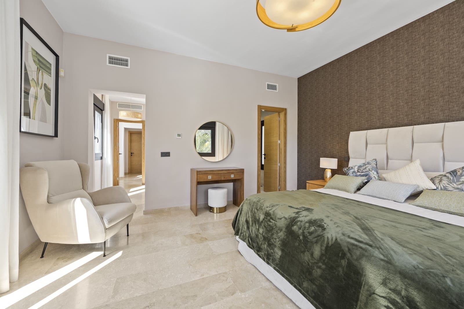 5 quarto Moradia para venda em Benahavis com piscina garagem - 1 998 000 € (Ref: 9848873)