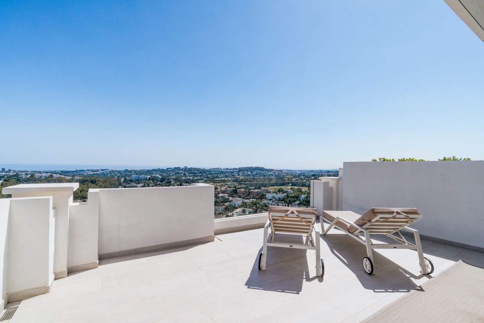 2 soverom Leilighet til salgs i Marbella med svømmebasseng garasje - € 1 420 000 (Ref: 9848875)