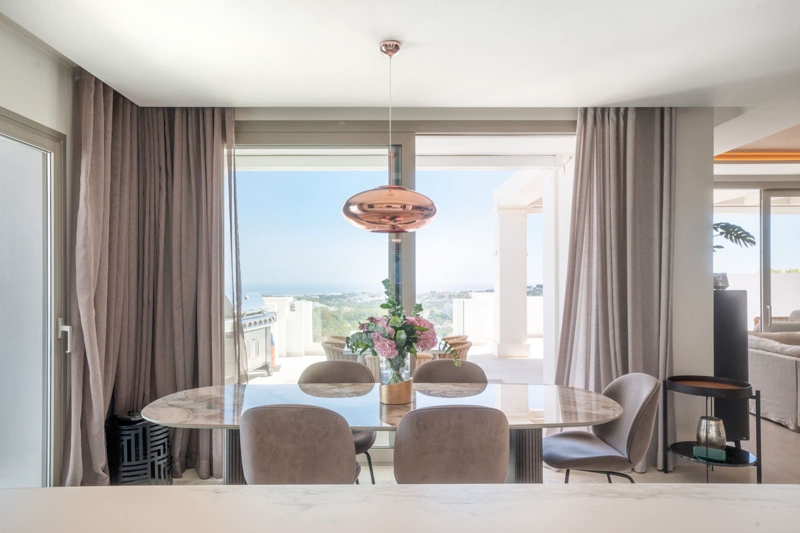 2 soverom Leilighet til salgs i Marbella med svømmebasseng garasje - € 1 420 000 (Ref: 9848875)