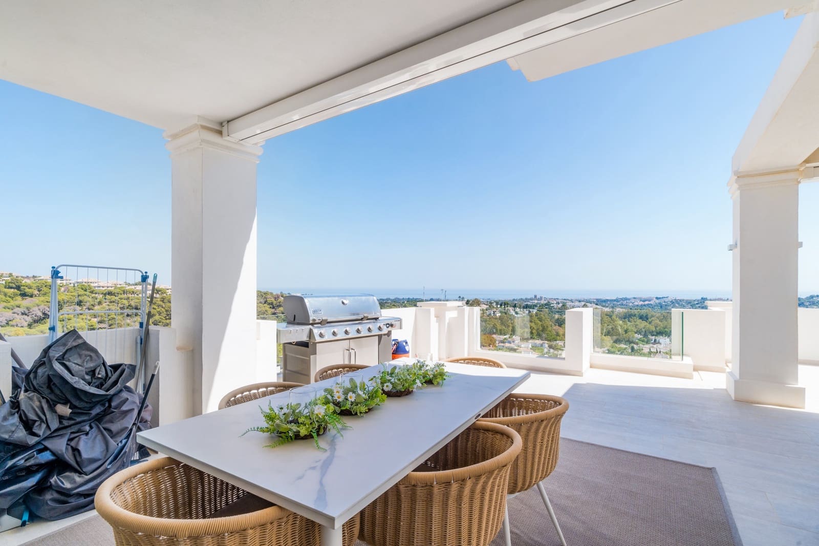 2 soverom Leilighet til salgs i Marbella med svømmebasseng garasje - € 1 420 000 (Ref: 9848875)
