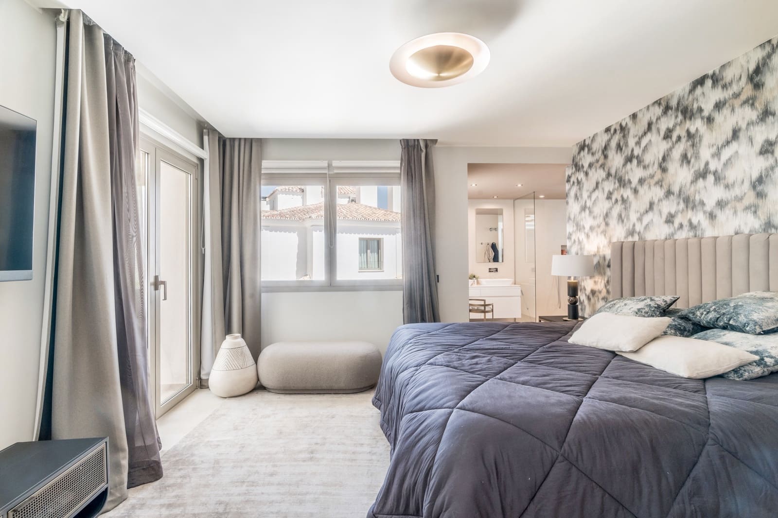 2 soverom Leilighet til salgs i Marbella med svømmebasseng garasje - € 1 420 000 (Ref: 9848875)