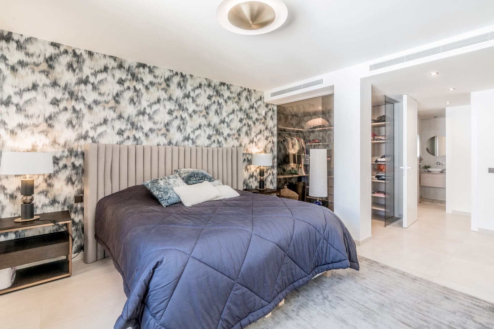 2 soverom Leilighet til salgs i Marbella med svømmebasseng garasje - € 1 420 000 (Ref: 9848875)