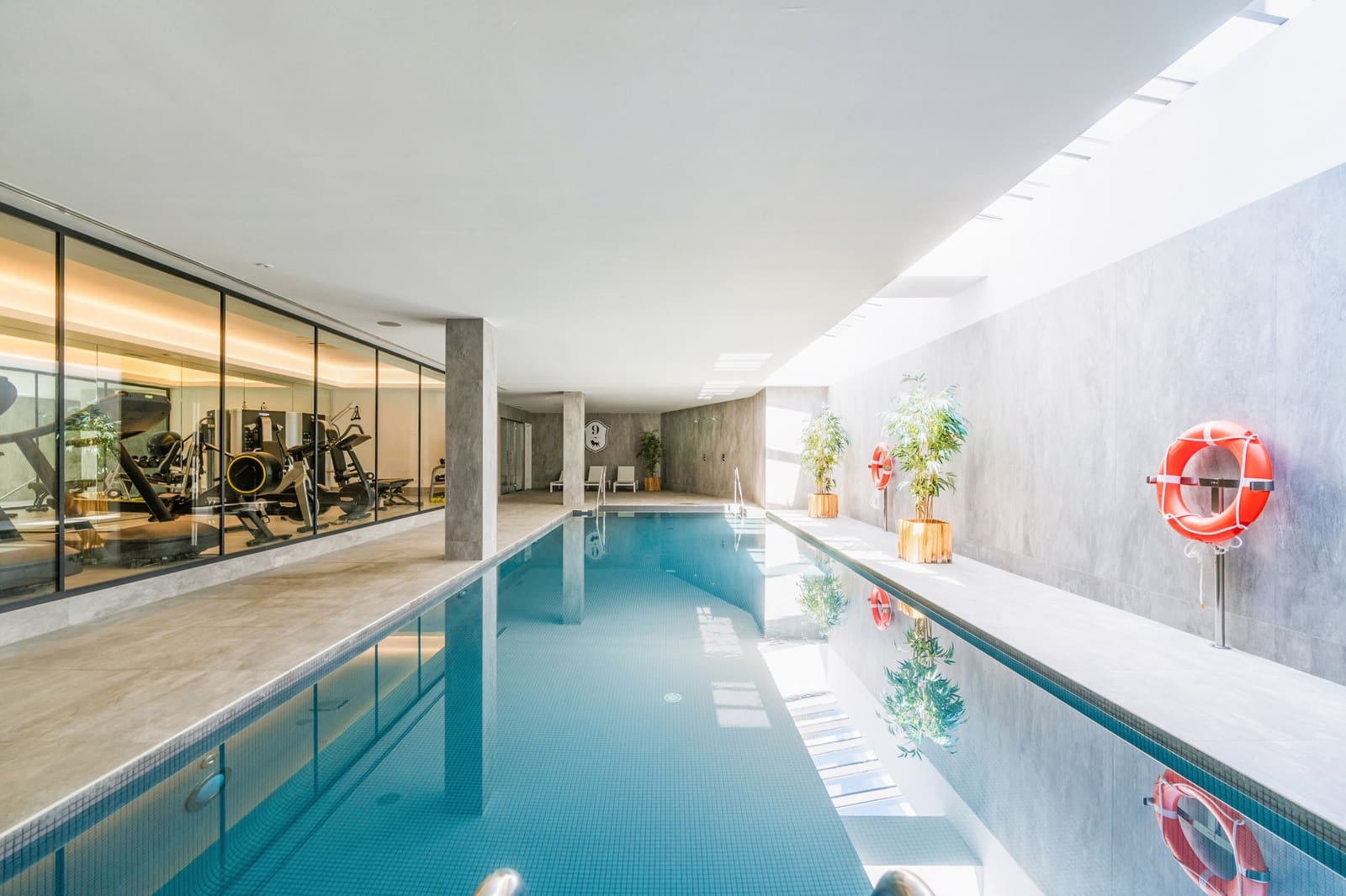 2 soverom Leilighet til salgs i Marbella med svømmebasseng garasje - € 1 420 000 (Ref: 9848875)