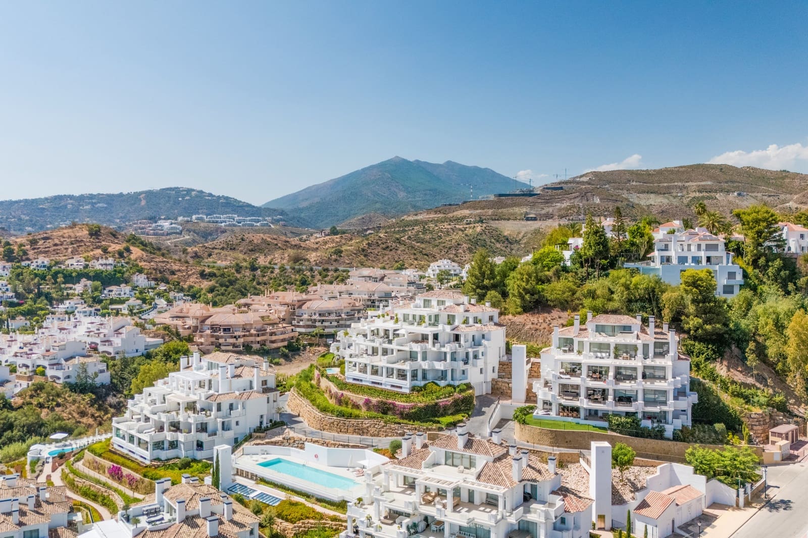 2 soverom Leilighet til salgs i Marbella med svømmebasseng garasje - € 1 420 000 (Ref: 9848875)