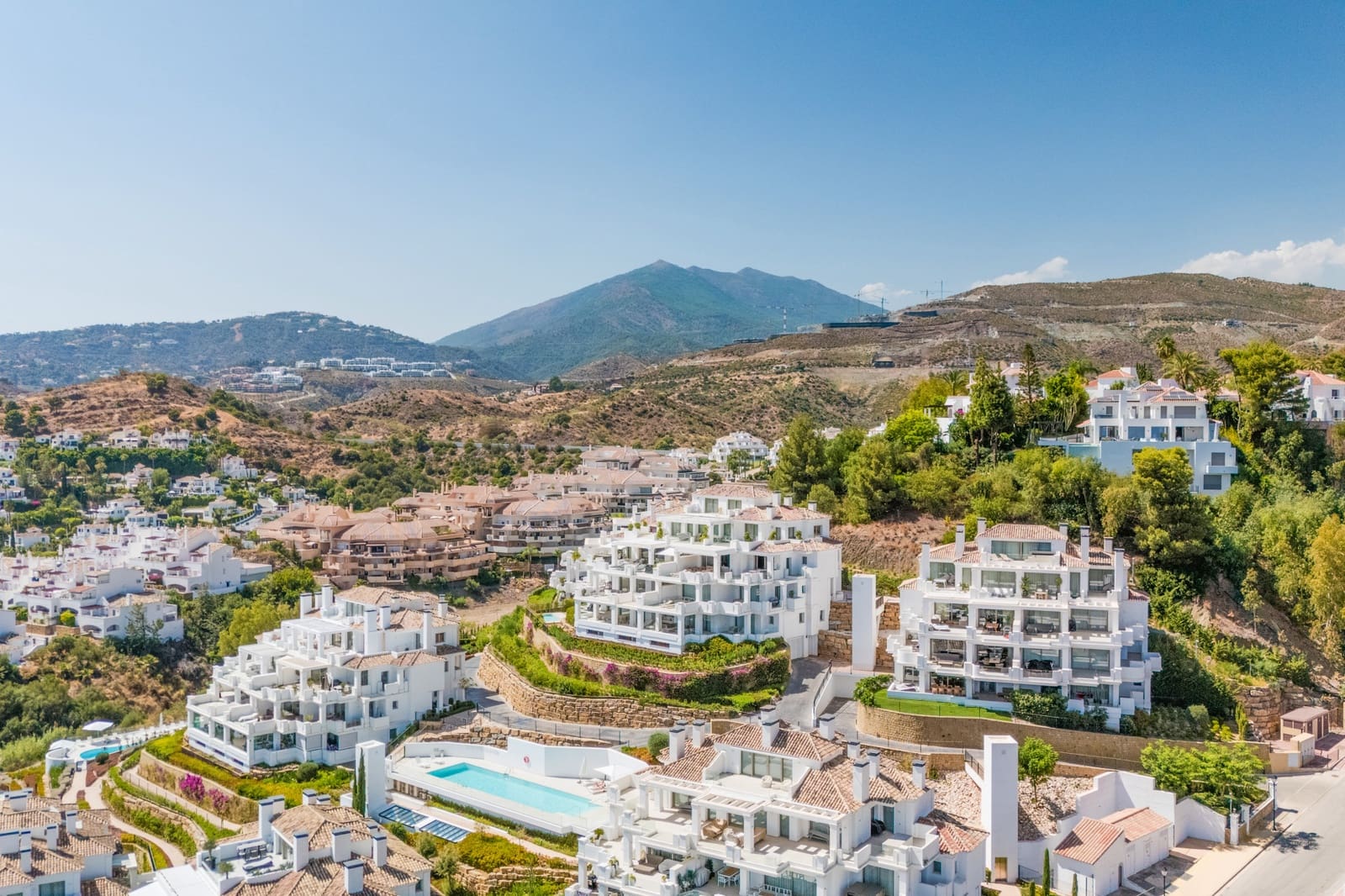 2 soveværelse Lejlighed til salg i Marbella med swimmingpool garage - € 1.420.000 (Ref: 9848875)