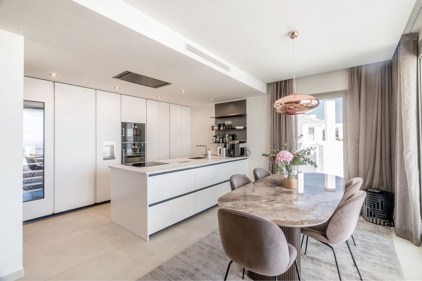 2 soveværelse Lejlighed til salg i Marbella med swimmingpool garage - € 1.420.000 (Ref: 9848875)