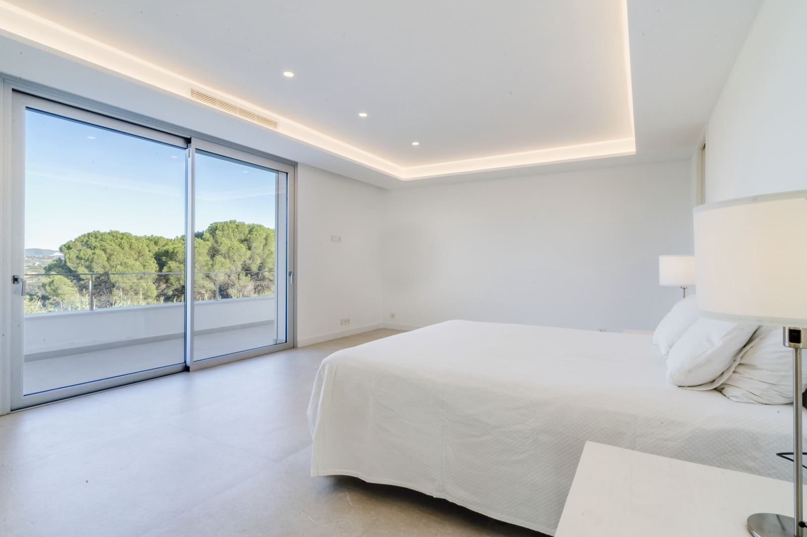 4 bedroom Villa for sale in Coin with pool garage - € 1,950,000 (Ref: 9848876)