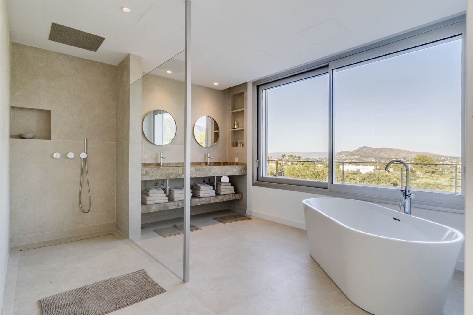 4 bedroom Villa for sale in Coin with pool garage - € 1,950,000 (Ref: 9848876)
